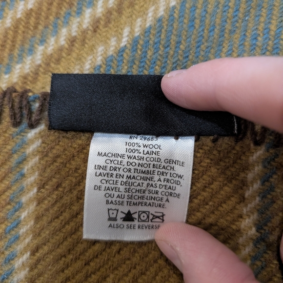 Pendleton Home Collection Wool Blanket 92.5x82 Tan and Gray Striped - Picture 4 of 6